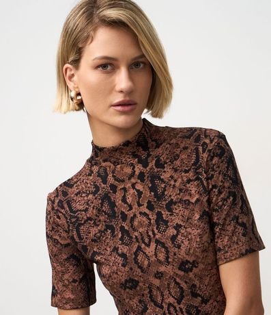 Blusa Acanalada en Rib con Estampa Cobra 3