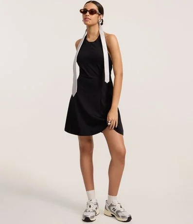 Vestido Corto en Malla Punto Roma Frente Única Liso 2