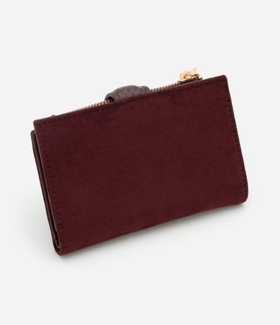 Cartera Sobre Mediana en Gamuza con Detalles Metalizados 2