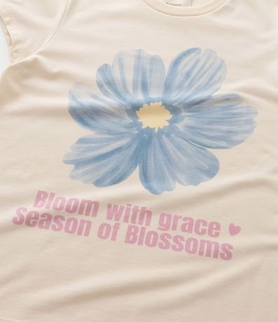 Remera Infantil con Estampa Flor Bloom Eggnog - Talle 5 a 14 años 4