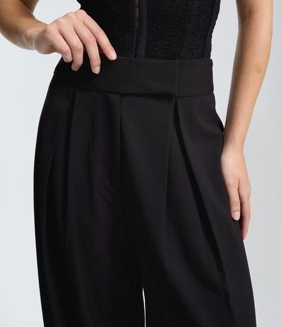 Pantalón Barrel en Sastrería con Cierre Deslocado y Pliegues 3