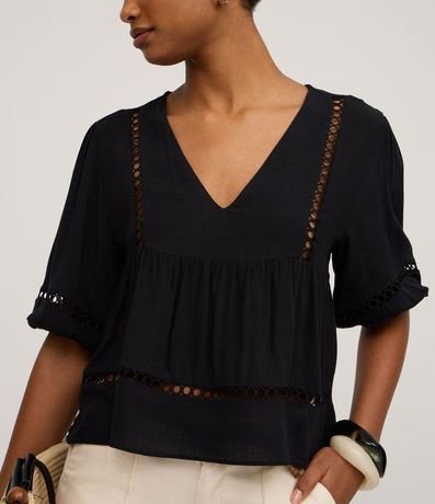 Blusa Texturizada en Viscosa con Recorte Fruncido 4