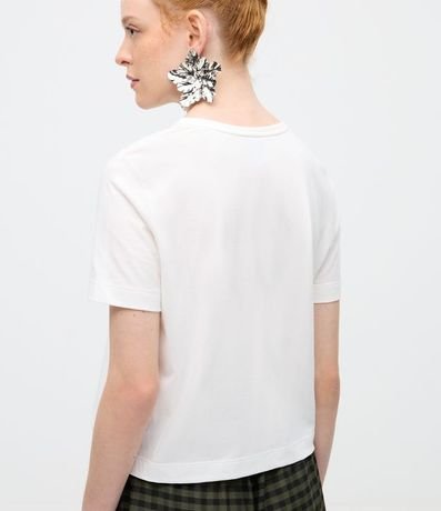 Remera con Bordado de Flores 3