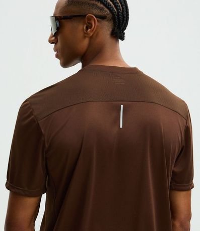 Remera Deportiva con Recortes Laterales y Manga Corta 3