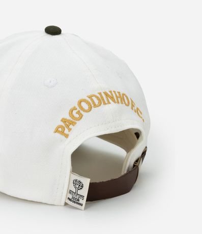 Gorra Aba Curva con Lettering Zeca Pagode 5