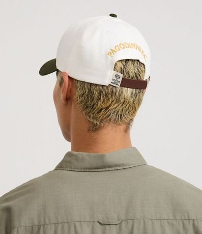 Gorra Aba Curva con Lettering Zeca Pagode 9