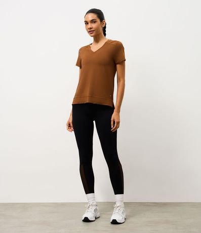 Remera Deportiva en Microfibra Agujerada con Bajo Mullet 2