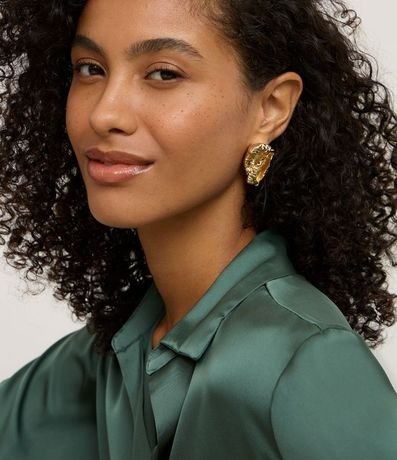 Caravana Mediana Media Flor Asimétrica Metalizada 4