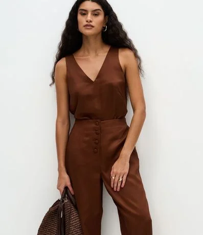 Pantalón Pantacourt en Liocel con Botones Forrados 2