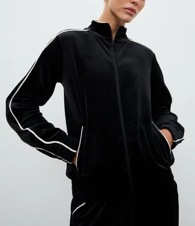 Campera Deportiva en Plush con Piping Contrastante