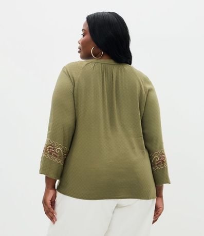 Bata Alargada en Chalis con Borla y Bordado Étnico  Curve & Plus Size 4