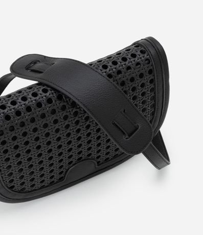 Cartera en PU con Trama Artesanal y Asa Ajustable 7