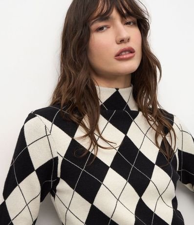 Blusa en Punto con Estampa de Cuadros y Cuello Alto 3