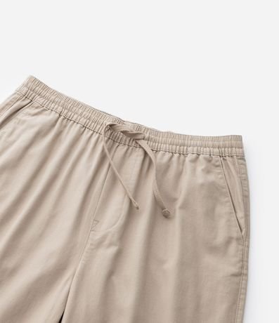 Pantalón Sarga Lisa con Cintura Elástica y Lazo Modelo Relaxed 9