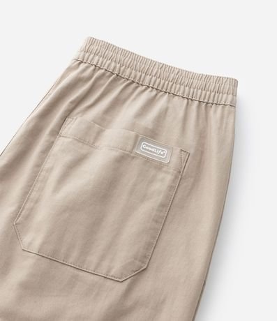 Pantalón Sarga Lisa con Cintura Elástica y Lazo Modelo Relaxed 10