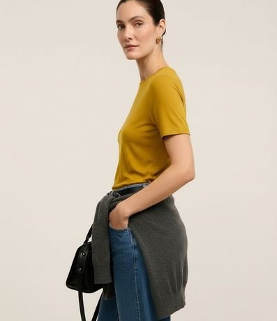 Blusa Básica en Viscosa con Escote Redondo 3