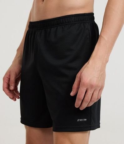 Bermuda Lisa en Microfibra con Textura de Perforaciones 4