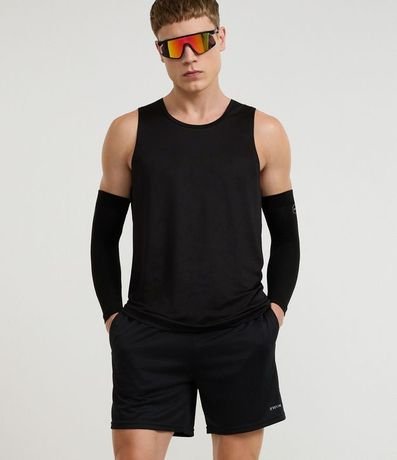 Bermuda Lisa en Microfibra con Textura de Perforaciones 6