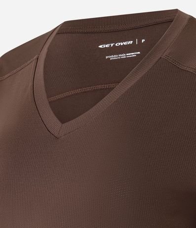 Remera Deportiva en Microfibra Agujerada con Bajo Mullet 2