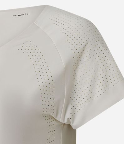 Remera Deportiva en Microfibra con Laterales Perforadas 2