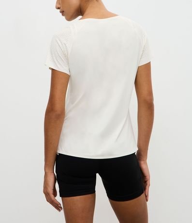 Remera Deportiva en Microfibra con Laterales Perforadas 3
