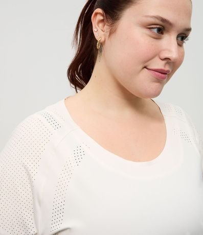 Remera Deportiva en Microfibra con Laterales Perforadas 7
