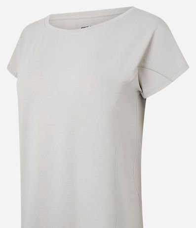 Remera Deportiva en Microfibra Texturizada 2