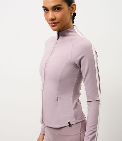 Campera Deportiva Justa en Microfibra con Bolsillos y Raya Contrastante 3