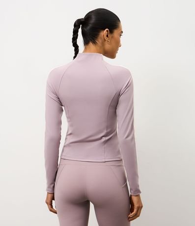 Campera Deportiva Justa en Microfibra con Bolsillos y Raya Contrastante 4