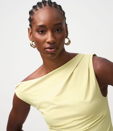 Blusa en Microfibra con Escote Hombro Único y Fruncidos 3