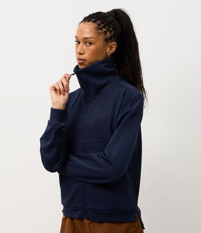 Campera Deportiva en Modal con Detalles Canelados