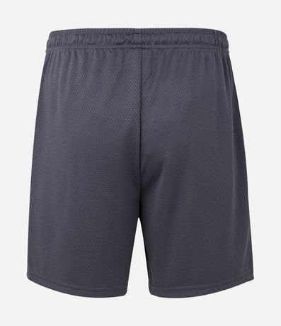 Bermuda Lisa en Microfibra con Textura de Perforaciones 7