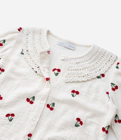 Camisa Infantil con Bordados de Cerezas y Cuello de Ganchillo – Talle 5 a 14 años 6