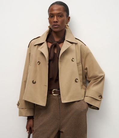 Trench Coat Corto con Abotonado Cruzado