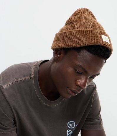 Gorro en Punto Texturizado con Dobra y Etiqueta 4