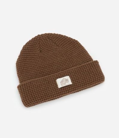 Gorro en Punto Texturizado con Dobra y Etiqueta