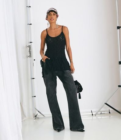 Blusa Rendada con Breteles Finos y Puntas Asimétricas 2