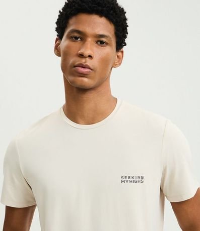 Remera Regular en Poliamida con Tecnologia Dry y Estampa Lettering Seeking My Highs 4