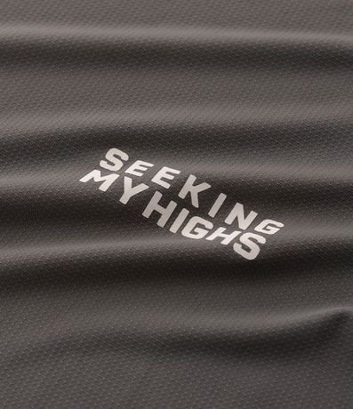 Remera Regular en Poliamida con Tecnologia Dry y Estampa Lettering Seeking My Highs 7