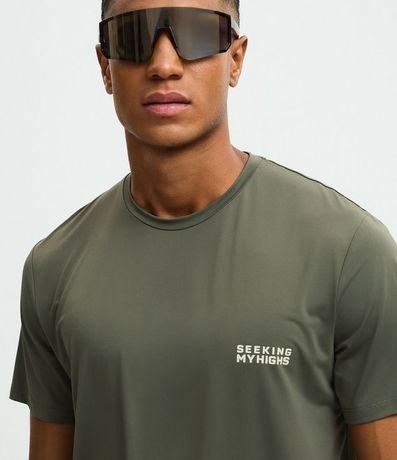 Remera Regular en Poliamida con Tecnologia Dry y Estampa Lettering Seeking My Highs 4