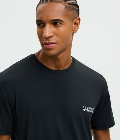 Remera Regular en Poliamida con Tecnologia Dry y Estampa Lettering Seeking My Highs 4