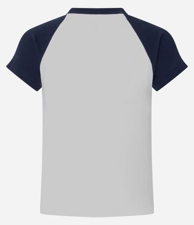 Remera College con Manga Contrastante y Estampa de Santa Monica 6