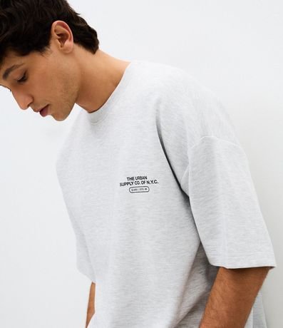 Remera Masculina MC Relaxed Melange con Lettering Embossed 3