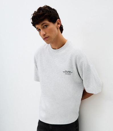 Remera Masculina MC Relaxed Melange con Lettering Embossed 4
