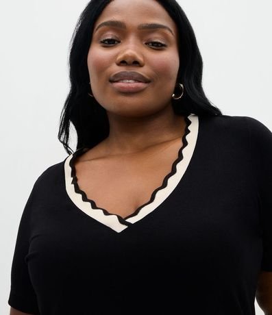 Blusa en Viscolycra con Cuello de Ondinha Curve & Plus Size 3