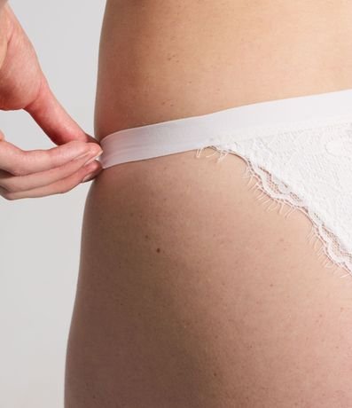 Bombacha Colaless en Algodón Texturizado con Encaje Contrastante 3