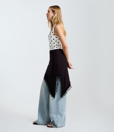 Pollera en Crepé con Ruedo Asimétrico de Encaje