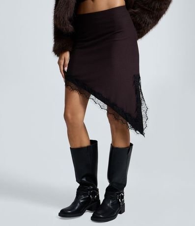 Pollera en Crepé con Ruedo Asimétrico de Encaje 3