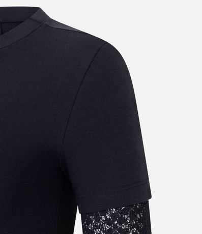 Blusa Baby Look con Superposición de Mangas en Encaje 3