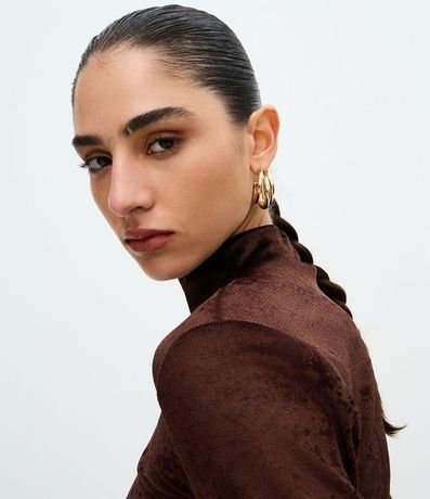 Blusa Manga Larga en Tule Atercipelado con Cuello Alto 3